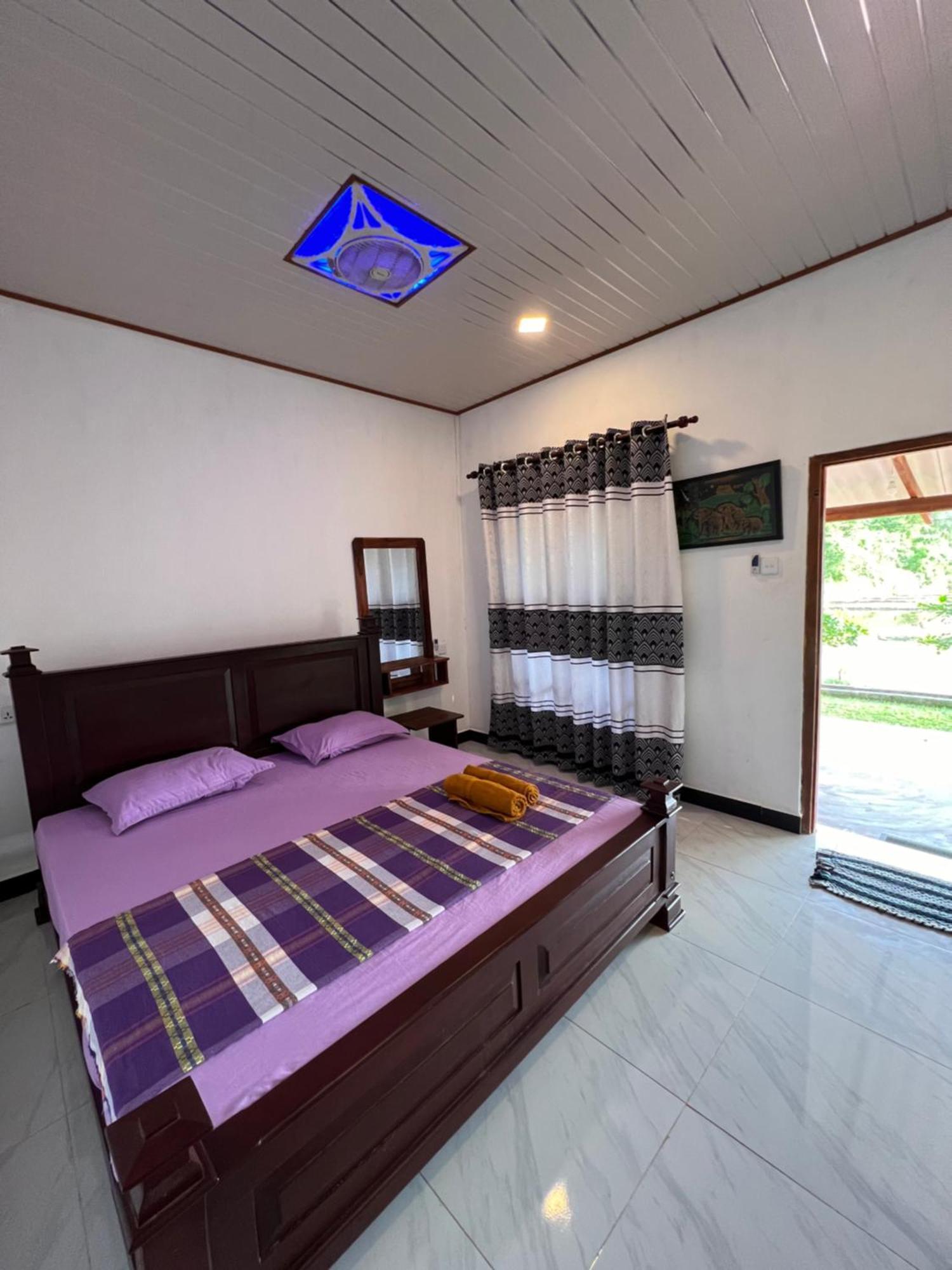 Kurumba Lodge Wilpattu Esterno foto